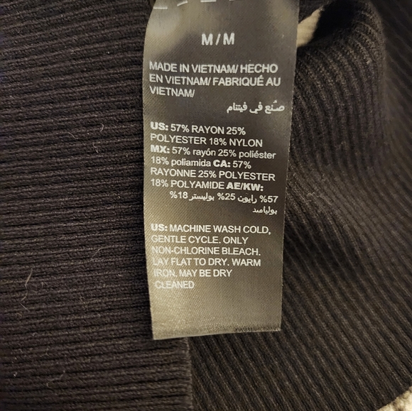 NWT WHBM Black and Ecru Striped Women's Long Sleeve Turtleneck Size M - Picture 3 of 6